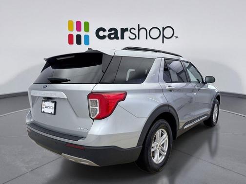 ICONIC SILVER METALLIC 2024 Ford Explorer XLT