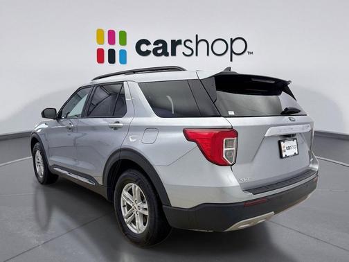 ICONIC SILVER METALLIC 2024 Ford Explorer XLT