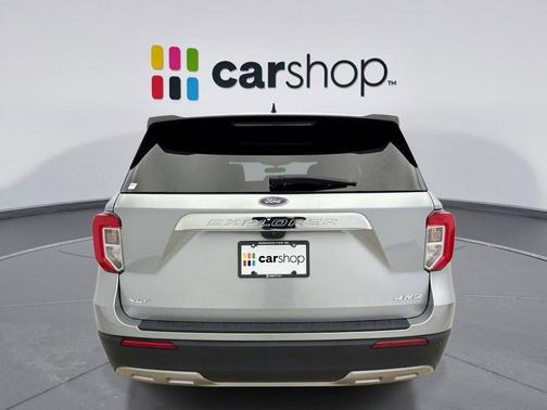 ICONIC SILVER METALLIC 2024 Ford Explorer XLT