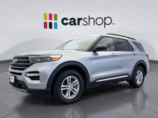ICONIC SILVER METALLIC 2024 Ford Explorer XLT