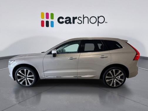 Silver Dawn Metallic 2023 Volvo XC60 B5 Ultimate Bright Theme