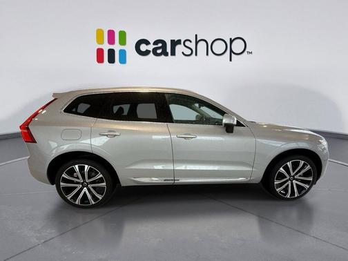 Silver Dawn Metallic 2023 Volvo XC60 B5 Ultimate Bright Theme