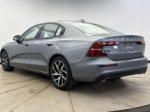 2020 Volvo S60 T6 Momentum