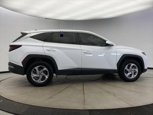 2022 Hyundai TUCSON SE