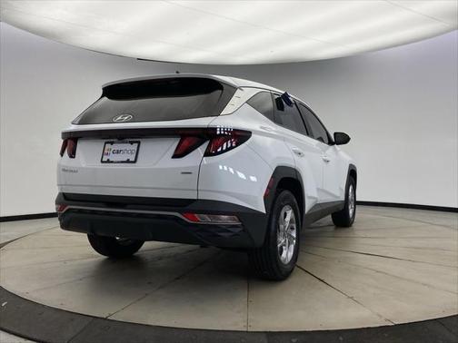 2022 Hyundai TUCSON SE