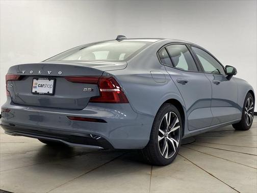 2024 Volvo S60 B5 Plus Dark Theme