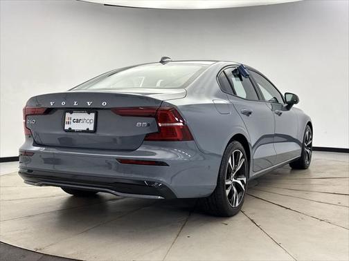 2024 Volvo S60 B5 Plus Dark Theme