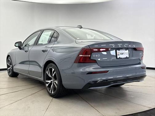 2024 Volvo S60 B5 Plus Dark Theme