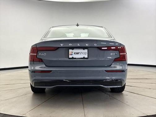 2024 Volvo S60 B5 Plus Dark Theme