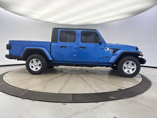 Hydro Blue Pearlcoat 2023 Jeep Gladiator Sport S