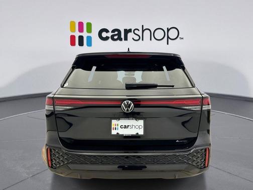 Deep Black 2025 Volkswagen Tiguan 2.0T SE R-Line Black 4MOTION