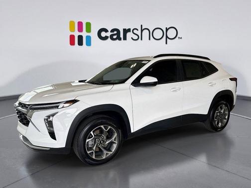 Summit White 2025 Chevrolet Trax LT
