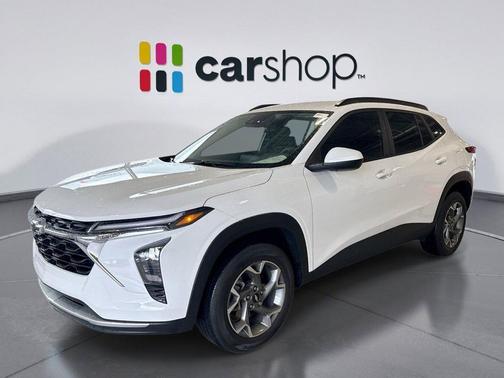 Summit White 2025 Chevrolet Trax LT