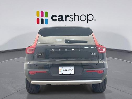 2025 Volvo XC40 B5 Core Bright Theme