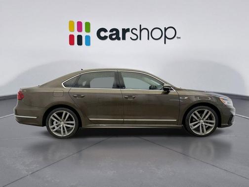 2019 Volkswagen Passat 2.0T R-Line