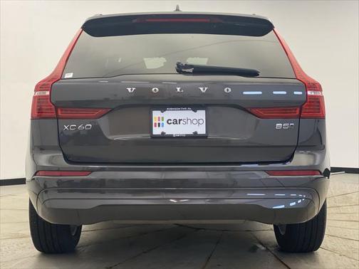 2022 Volvo XC60 Momentum