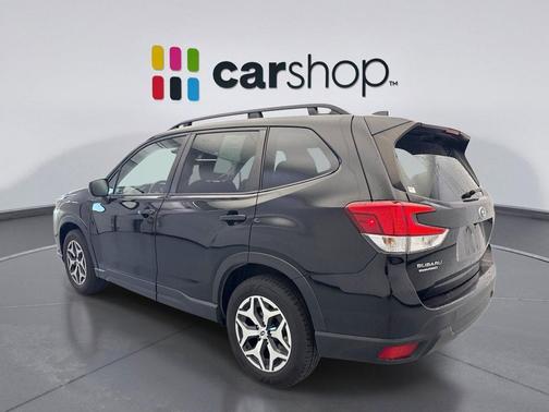 Crystal Black Silica 2023 Subaru Forester Premium