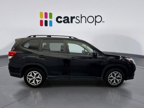 Crystal Black Silica 2023 Subaru Forester Premium