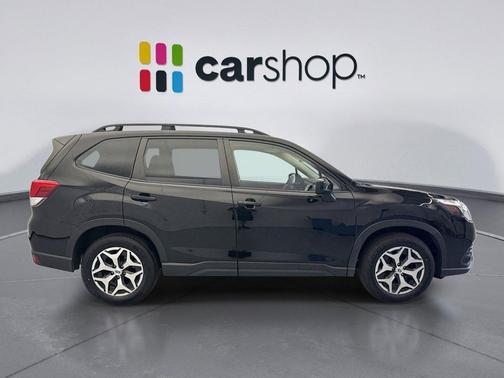 Crystal Black Silica 2023 Subaru Forester Premium