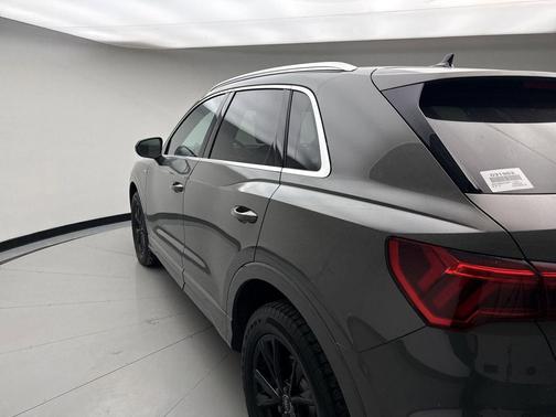 2023 Audi Q3 Premium 45 TFSI S line quattro Tiptronic