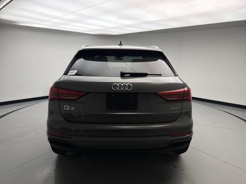 2023 Audi Q3 Premium 45 TFSI S line quattro Tiptronic