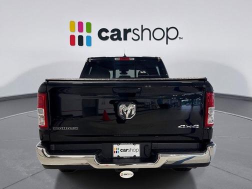 Diamond Black Crystal Pearlcoat 2022 RAM 1500 Big Horn/Lone Star