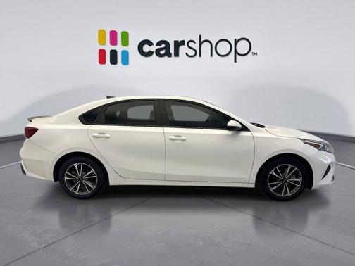 Snow White Pearl 2024 Kia Forte LXS