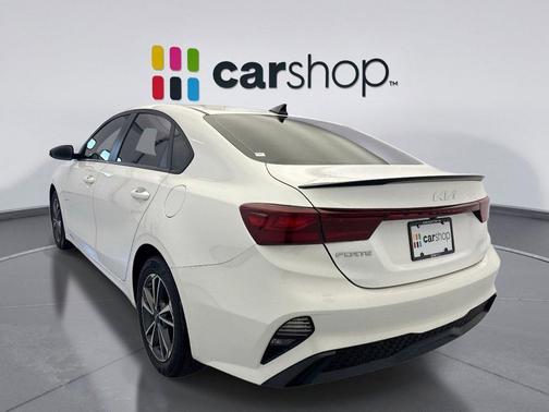 Snow White Pearl 2024 Kia Forte LXS