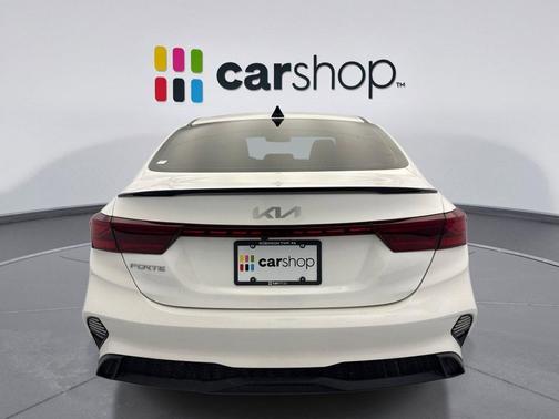 Snow White Pearl 2024 Kia Forte LXS