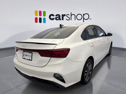 Snow White Pearl 2024 Kia Forte LXS