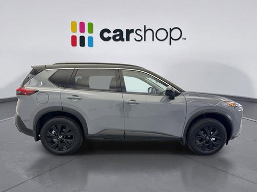 Boulder Gray Pearl/Super Black 2023 Nissan Rogue SV