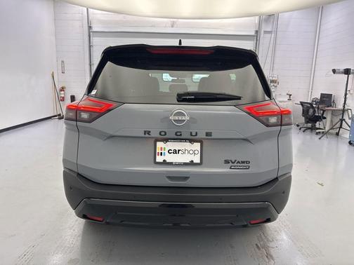 Boulder Gray Pearl/Super Black 2023 Nissan Rogue SV