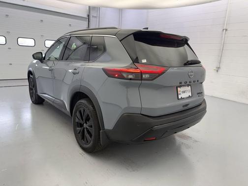Boulder Gray Pearl/Super Black 2023 Nissan Rogue SV