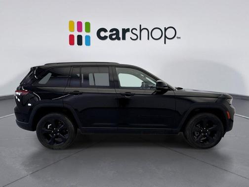 Diamond Black Crystal Pearlcoat 2023 Jeep Grand Cherokee Altitude