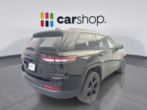 Diamond Black Crystal Pearlcoat 2023 Jeep Grand Cherokee Altitude