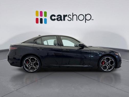 Vulcano Black Metallic 2024 Alfa Romeo Giulia Veloce AWD