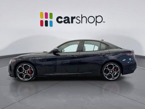 Vulcano Black Metallic 2024 Alfa Romeo Giulia Veloce AWD