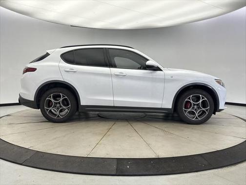 2022 Alfa Romeo Stelvio Ti