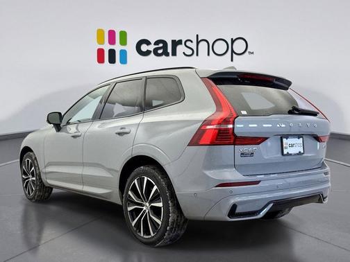 2024 Volvo XC60 B5 Plus Dark Theme