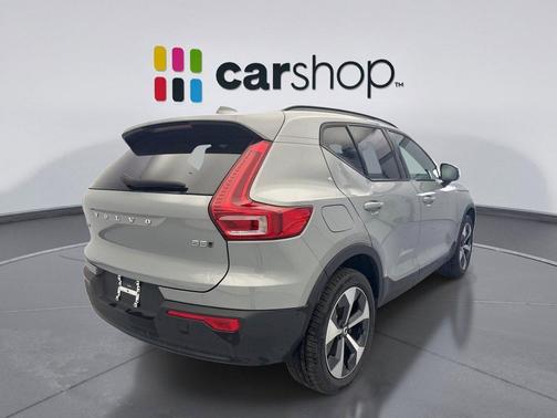 Vapour Gray 2025 Volvo XC40 B5 Plus Dark Theme