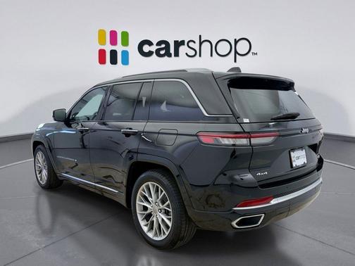Diamond Black Crystal Pearlcoat 2022 Jeep Grand Cherokee Summit