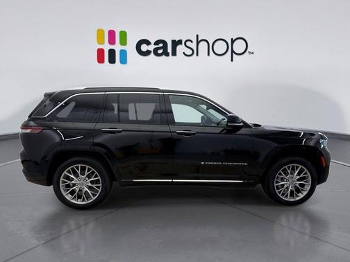 Diamond Black Crystal Pearlcoat 2022 Jeep Grand Cherokee Summit