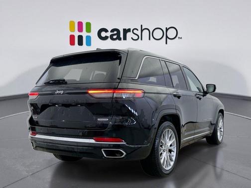 Diamond Black Crystal Pearlcoat 2022 Jeep Grand Cherokee Summit