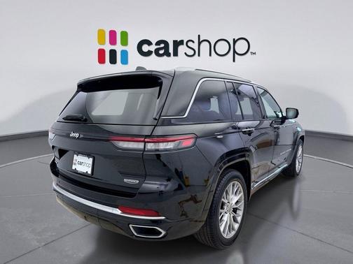 Diamond Black Crystal Pearlcoat 2022 Jeep Grand Cherokee Summit