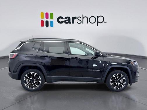 Diamond Black Crystal Pearlcoat 2023 Jeep Compass Limited