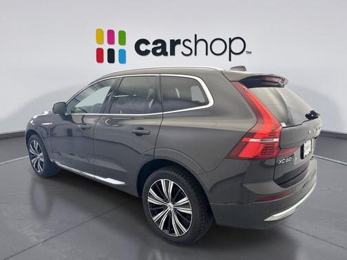 Platinum Grey Metallic 2023 Volvo XC60 B5 Plus Bright Theme