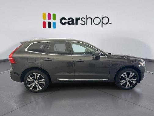 Platinum Grey Metallic 2023 Volvo XC60 B5 Plus Bright Theme