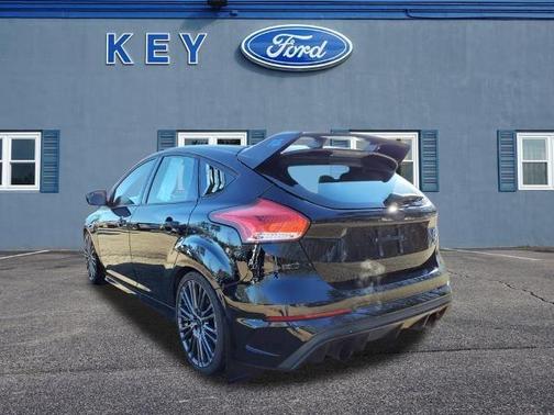 Photo 5 of 22 of 2017 Ford Focus RS Base