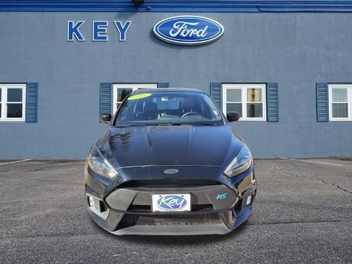 Photo 2 of 22 of 2017 Ford Focus RS Base