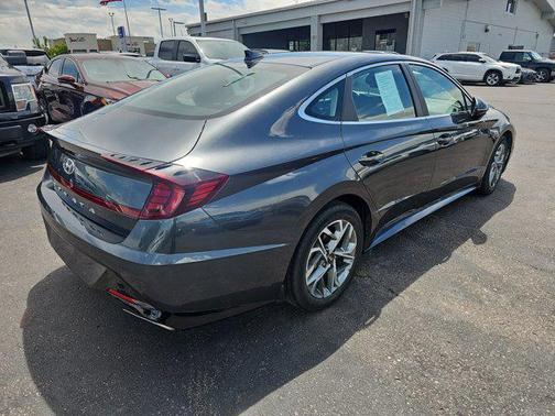 2022 Hyundai SONATA SEL